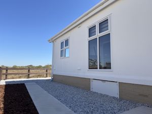 Side & Views- click for photo gallery